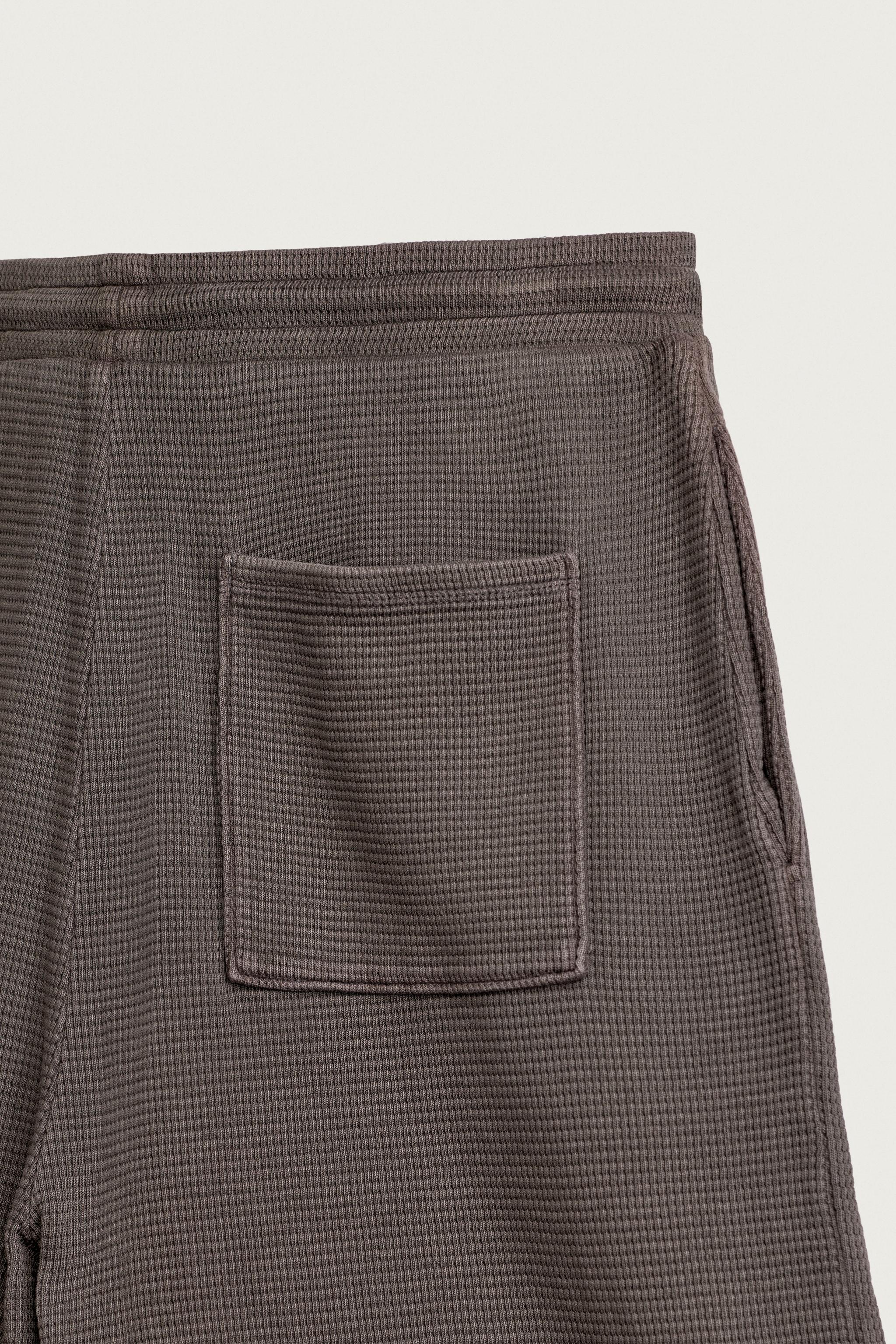 WASHED WAFFLE KNIT JOGGER SHORTS